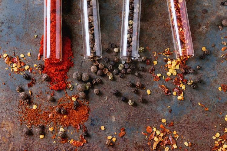 nápady-skúmavky-korenie-stojan na korenie-sklenená-čiapočka-paprika