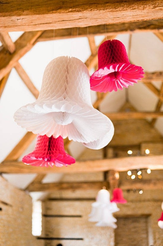 Papielová zvonová jarná dekorácia