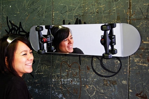 nápady na upcyklovaný dizajn nábytku skateboardové zrkadlá