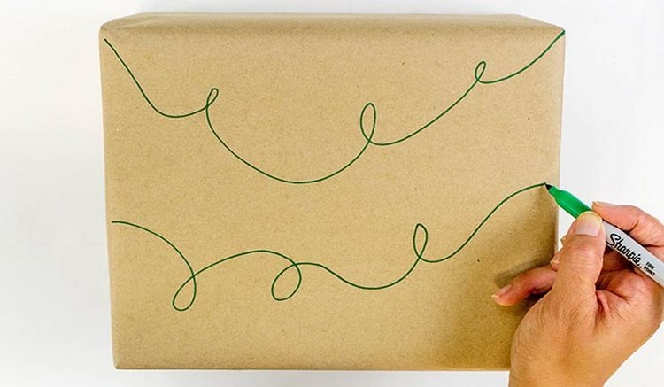 drotár s vlnou vianočný kraft papier upravovacia fixka na kreslenie zeleného darčekového balenia