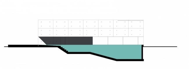Súkromný svahovitý dom s betónovým pôdorysom bazéna