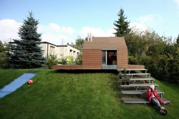 Zrubový letný domček-pre deti-na hranie