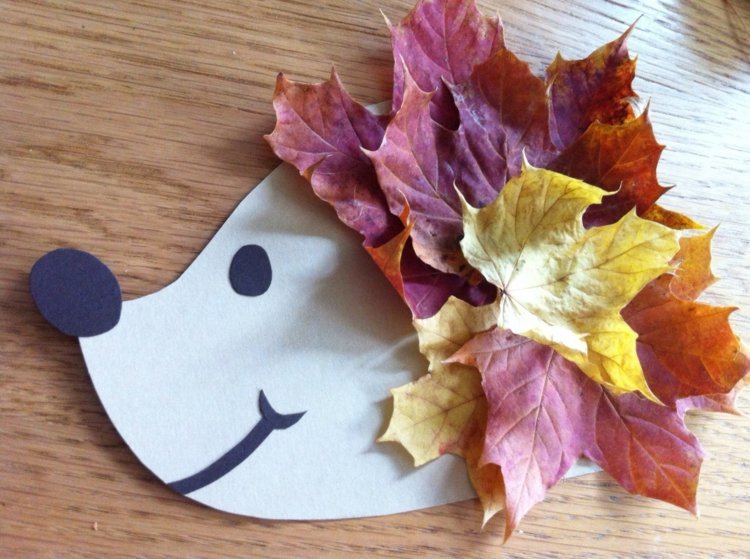 Ježek drotár s listami-farebné-listy-jeseň-nápady-dekorácia