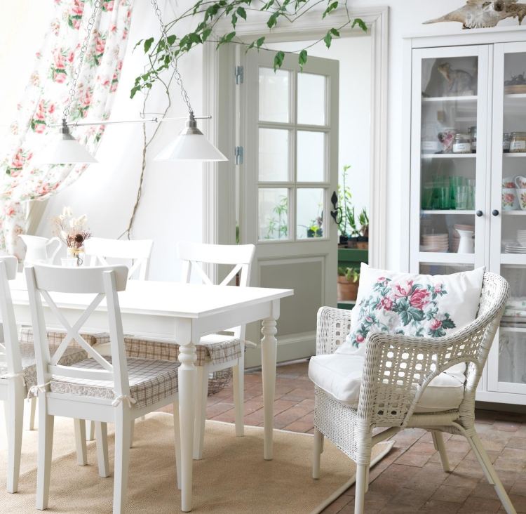 Jedálenský stôl Ingatorp v bielej farbe ideálny pre ošumelé elegantné zariadenie ingatorp-ikea-jedálenský stôl-biely-obdĺžnikový-rozťahovací stôl