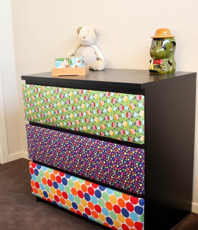 nápady-detská izba-ikea-hacky-komoda-korenie čalúnenie-farebné
