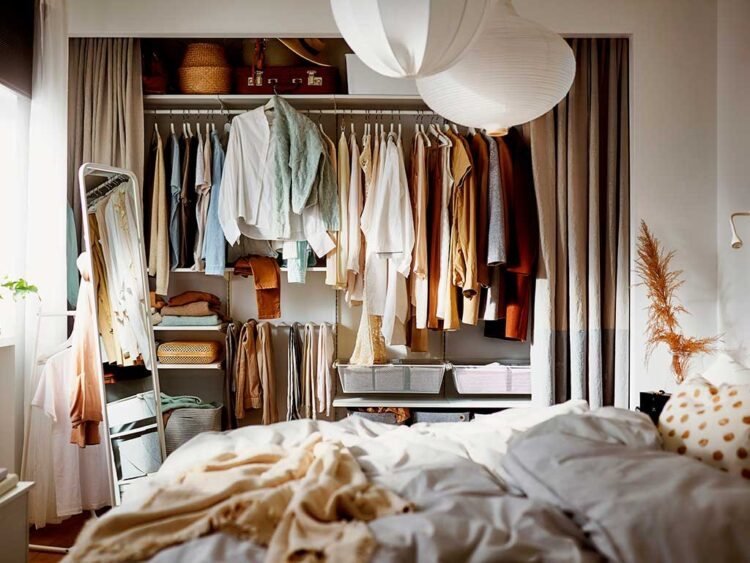 Katalóg Ikea 2021 noviniek Systém úložných priestorov Boaxel pre spálne