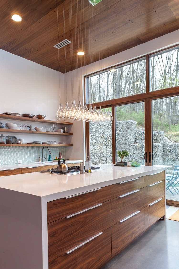 ikea-kuchynský-nábytok-zážitky-biele-dosky-drevené-čela-kuchynský-ostrov