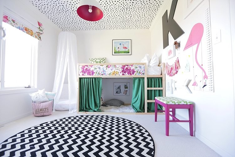 ikea kura posteľ prerobiť dievčenskú izbu baldachýn posteľové závesy deka