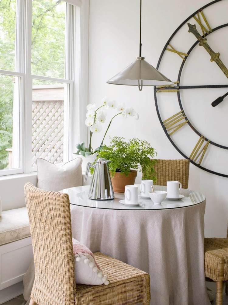 Ikea ratan-nábytok-konferenčné stolíky-stoličky-prútené nástenné hodiny-veľká závesná lampa