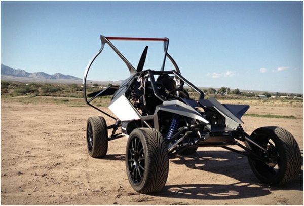 Drsný terén Terénna bugina Skyrunner vrtule na zemi