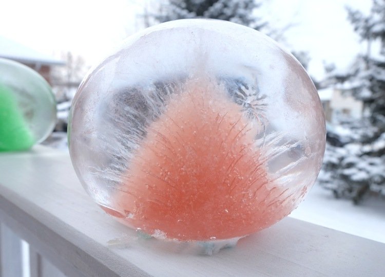 Ručné práce zimná základná škola sfarbenie ľadovej gule DIY nápady pre deti