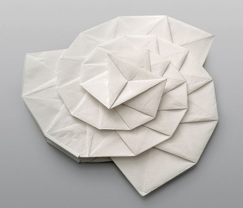 materiál LED šetrný k životnému prostrediu od Issey Miyake materiál šetrný k životnému prostrediu-LED-lampa-Issey-Miyake