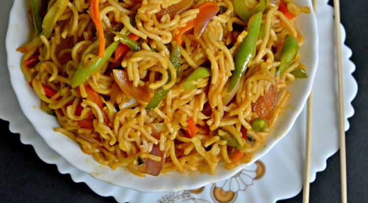 Na recept je potrebné veľa zeleniny indické recepty-rezance-príprava-zelenina-fazuľa-vegetariánska