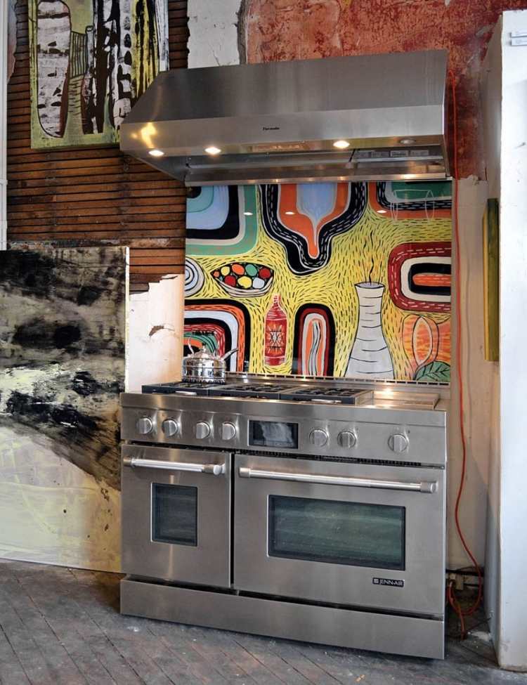 dizajn-kuchyňa-stena-rúra-kuchyňa-sporák-nerez-kartáčovaný-akryl-tanier-dekoratívny-umelecký