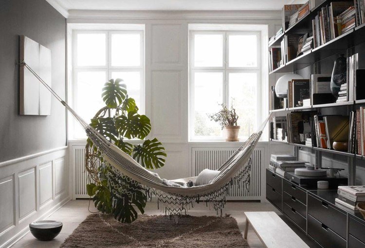 Opravte hojdaciu sieť vedľa steny knihy hojdacia sieť-oprava-izbová-kniha-stena-dom-knižnica