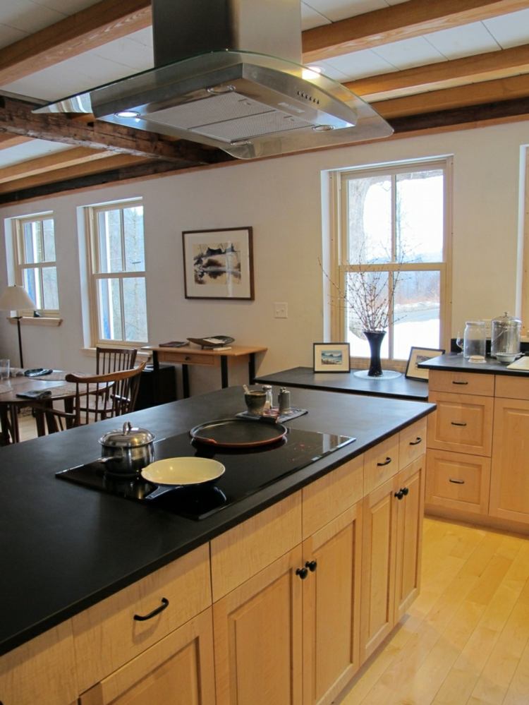 indukcia-ceran-ostrov-design-odsavac-digestor-drevene-skrine