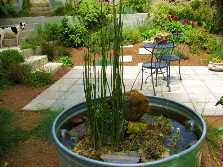 priemyselný vzhľad nápady na dizajn záhrady tipy kombinácia útulného dvorčeka s jedálenským kútom