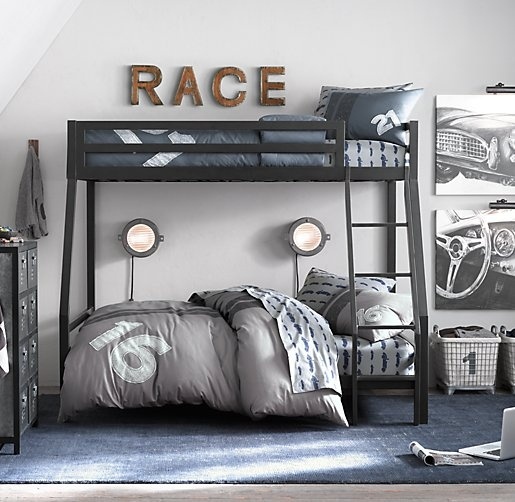 Poschodová kovová posteľ v kovovom ráme