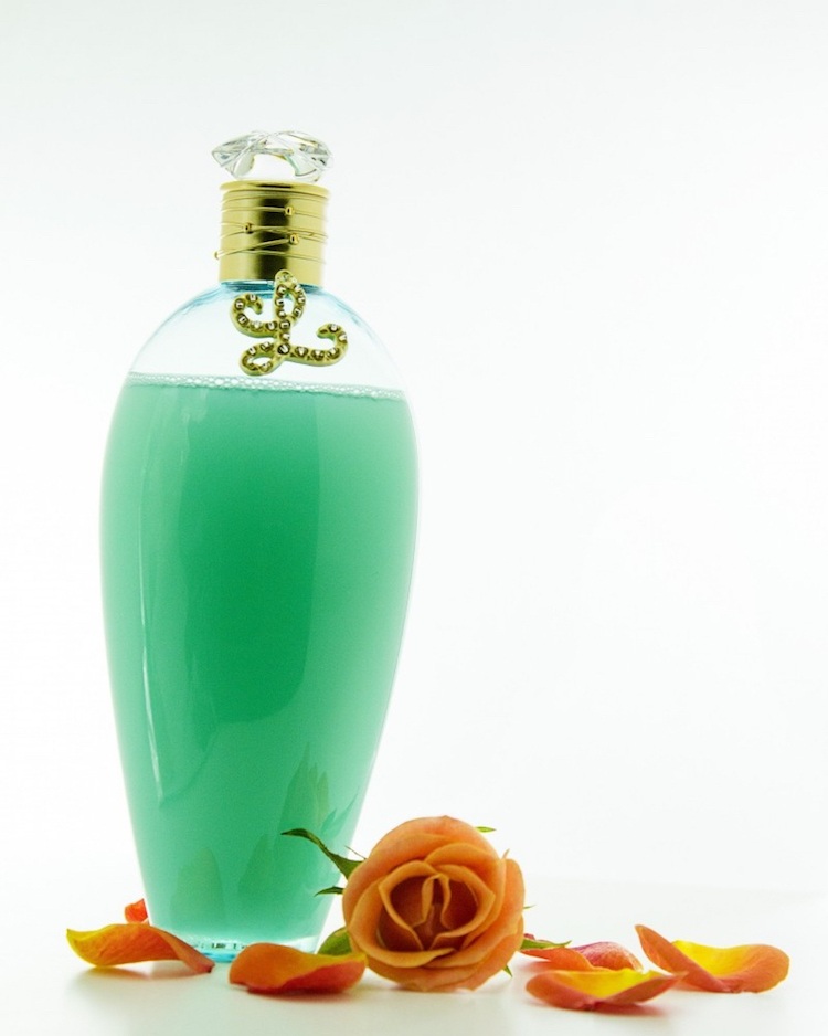 prísady-kozmetika-organická-prírodná-kozmetika-ružový-ružový-olej-hodnotná-starostlivosť o krásu