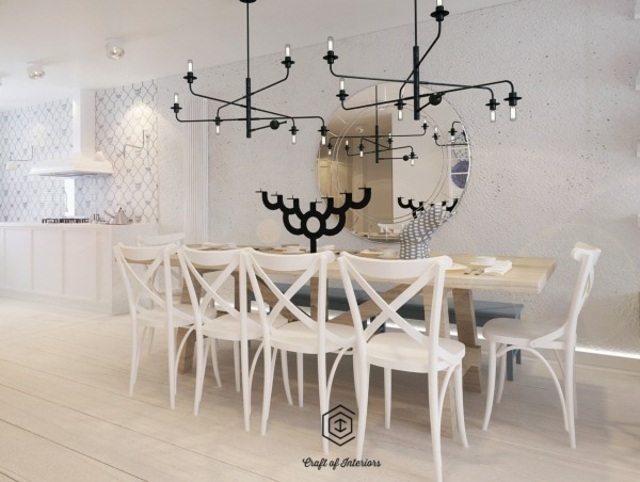 svetlé drevo s retro dizajnom kovová lampa v čiernej farbe