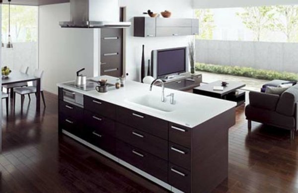 moderná-hnedá-kuchyňa-ostrov-obývačka