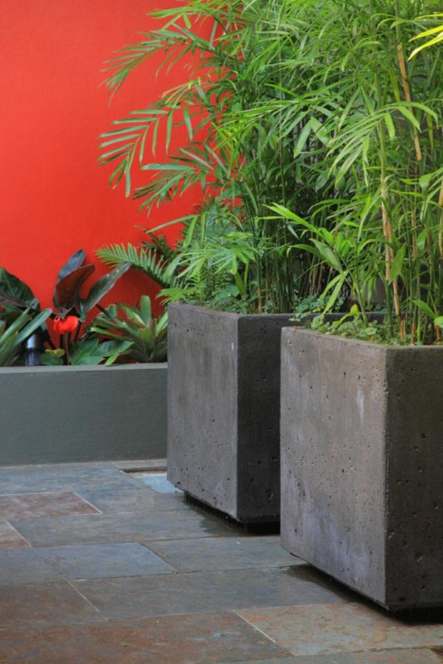 Terasa z črepníkového kameňa moderná exotika