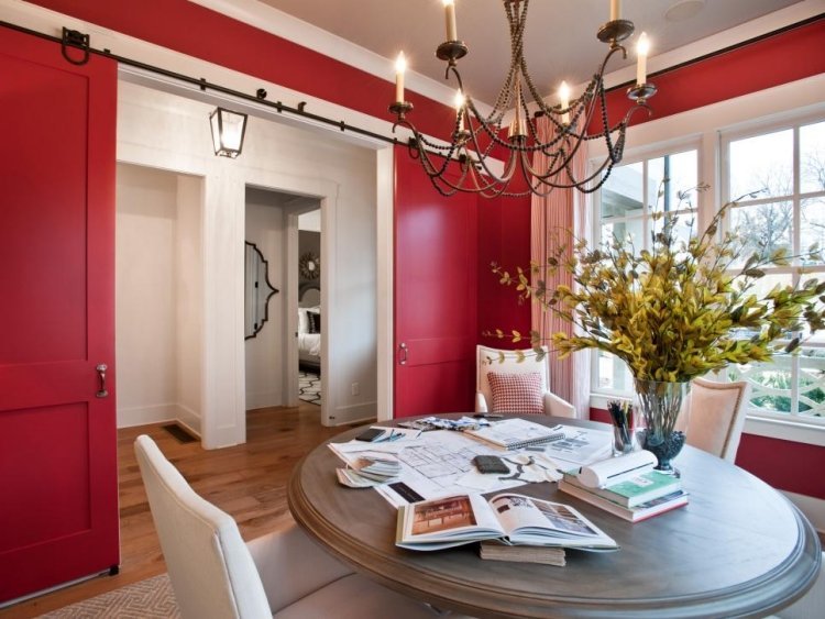 Interiérové ​​dvere-drevené-posuvné-dvere-červená-farba-jedáleň