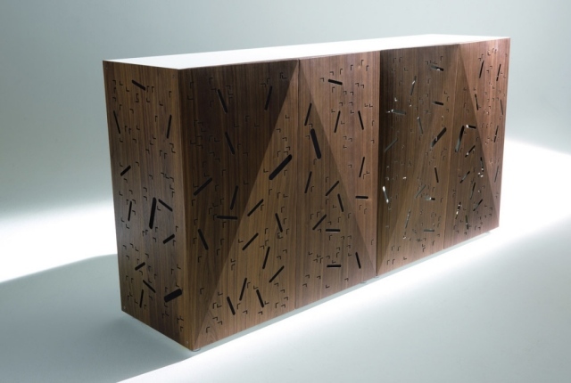 prešpikovaný predný dizajn komoda horm originál