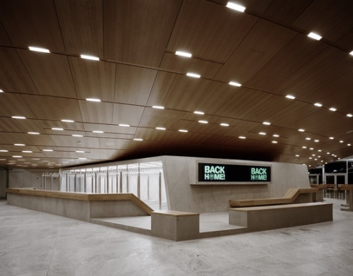 protipožiarny drevotrieskový strop Lindner Group protipožiarna drevotrieska zo zaveseného stropu skupiny Lindner