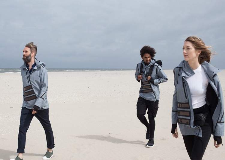 Outdoorová bunda určená pre aktívnych mužov a ženy inovatívny-textil-inteligentný-odev-vetrovka-solárny článok-sivý