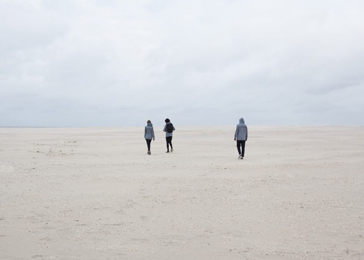 Solárne články integrované do vonkajšej bundy - ideálne pre aktívnych ľudí inovatívne-textil-inteligentné-oblečenie-vetrovka-solárne články-ženy-muži