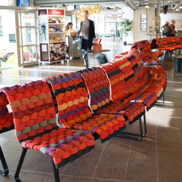 Stolička z nehrdzavejúcej ocele, ručne robená červená oranžová Látka ručne vyrobená červená oranžová žltá farba