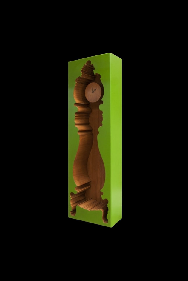 séria nábytku naruby od polartových stojacích hodín klasické zelené drevo naruby nábytok série polárne stojace hodiny klasické zelené