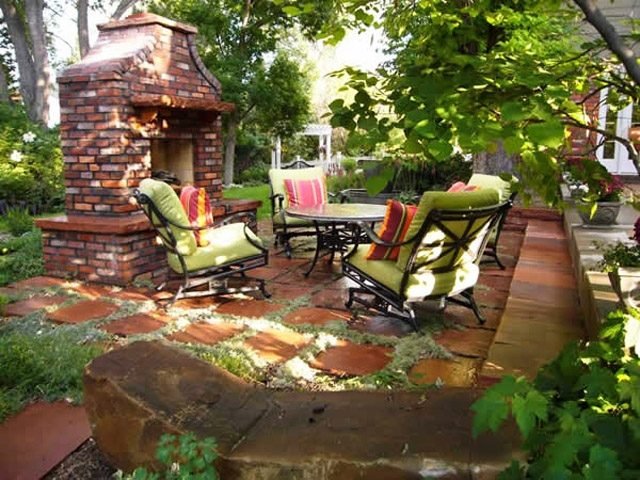 Krb a červený kameň na ozdobu tehla-kameň-kachle-miesto-záhrada-nápady-kreslo