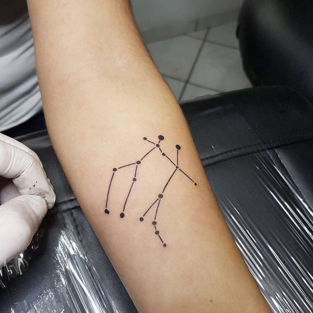 Tetovanie so znamením zverokruhu Blíženci tetovanie na predlaktie dotwork malé trendy v tetovaní