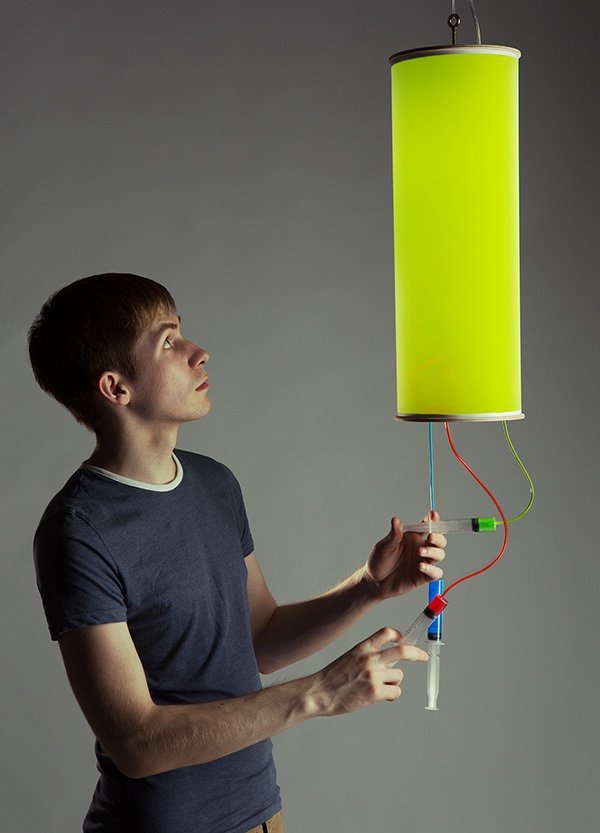 LED lampa dizajnér taras sgibnev rôzne farby sprej interaktívna lampa taras sgibnev rôzne farby sprej