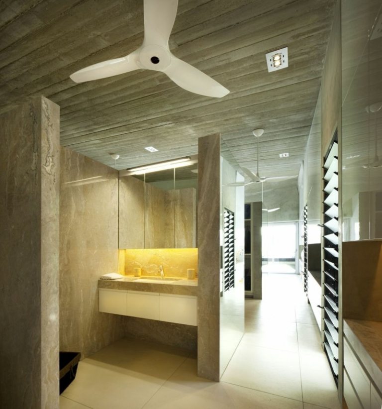 interiér betón žulová stena kúpeľňa umývadlo zrkadlo stena výklenok