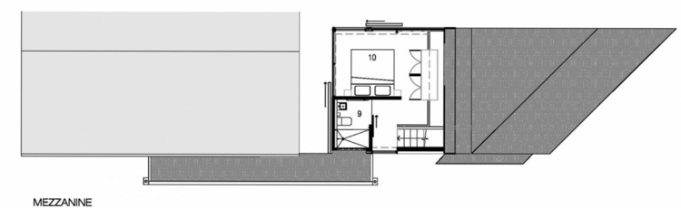 Interiér z dreva a betónu - druhé poschodie so spálňou a kúpeľňou spálňa pôdorys chata interiér z dreva a betónu