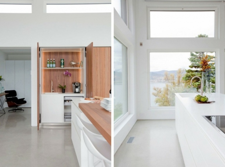 interiér biely mramorový drez skrinka polička svetlo šedá podlaha