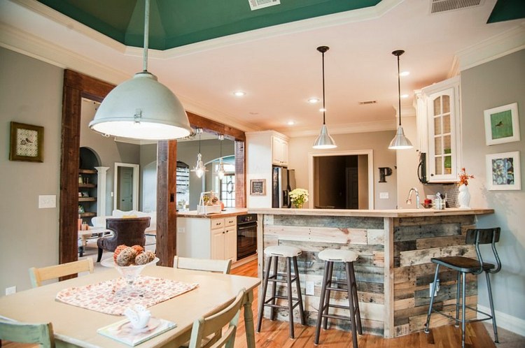 letné trendy interiér drevený bar kuchynský dizajn moderný rustikálny