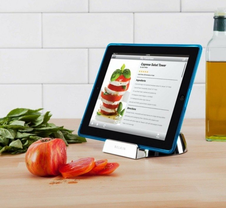 Príslušenstvo Belkin iPad - Chef Stand je praktické do kuchyne kuchynský nápad ipad príslušenstvo z držiaka belkin