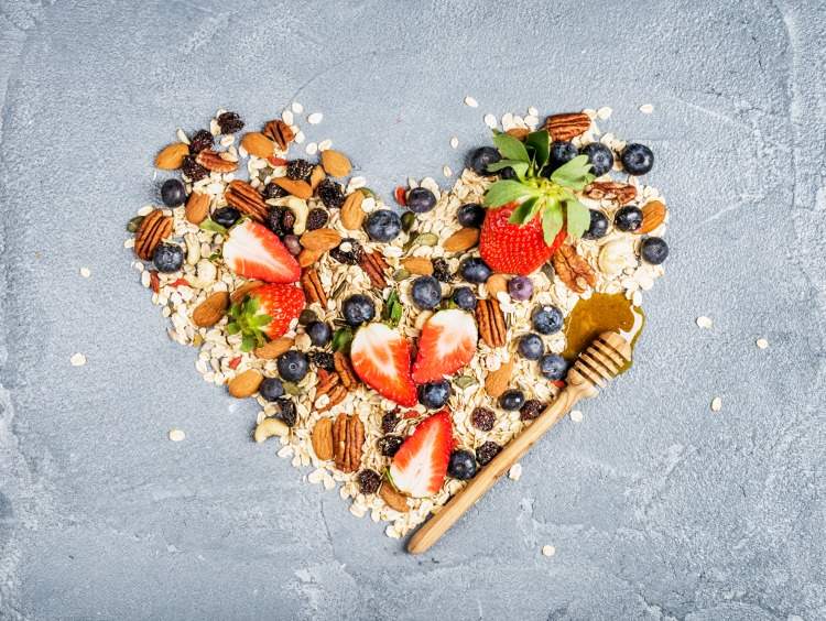 ingrediencie na prípravu výživných a zdravých raňajok pre srdce