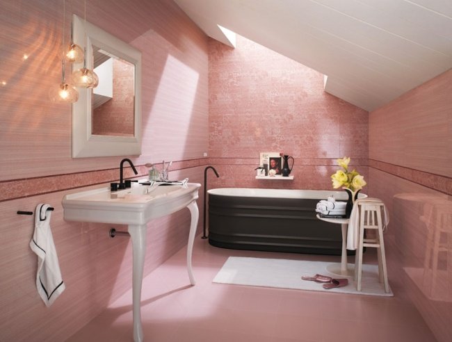 ružový dizajn kúpeľne kvetinové motívy zošikmené svetlíky