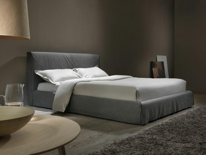 Šaty-posteľ-od-Carlo-Trevisani-v-šedej