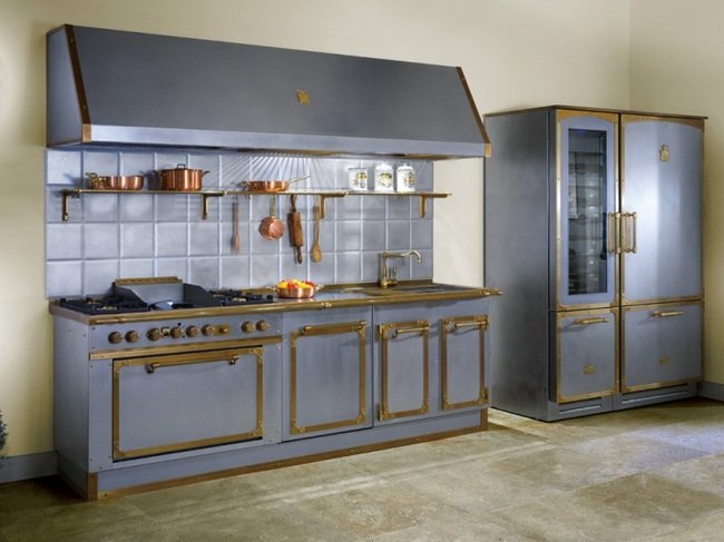 fialová dizajn kuchynskej linky kov Dizajnová kovová chladnička s blokom na varenie