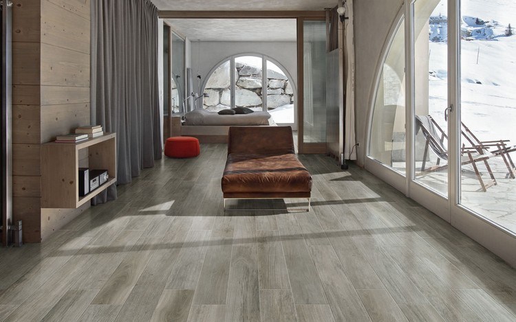 Porcelánová dlažba v drevenom štýle vyzerá v obývacej izbe Dlažba-drevený vzhľad-obývacia izba-porcelánová kamenina-iris-ceramiche