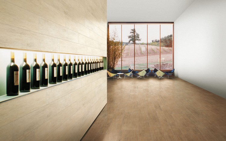 Dlažba v drevenom vzhľade v kaviarni Dlaždice-drevený vzhľad-porcelánová kamenina-hnedá-tón-kaviareň