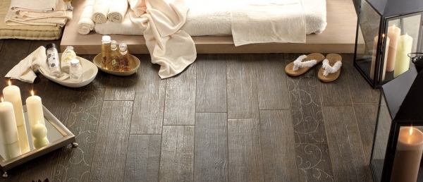 Dlažba v drevenom vzhľade Zdobené prekvitajúcim železom fondovall Dlažba v drevenom vzhľade Ironwood fondovall prekvitá