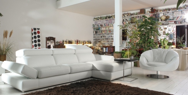 Obývacia izba biela farba kožené čalúnenie taliansky nábytok