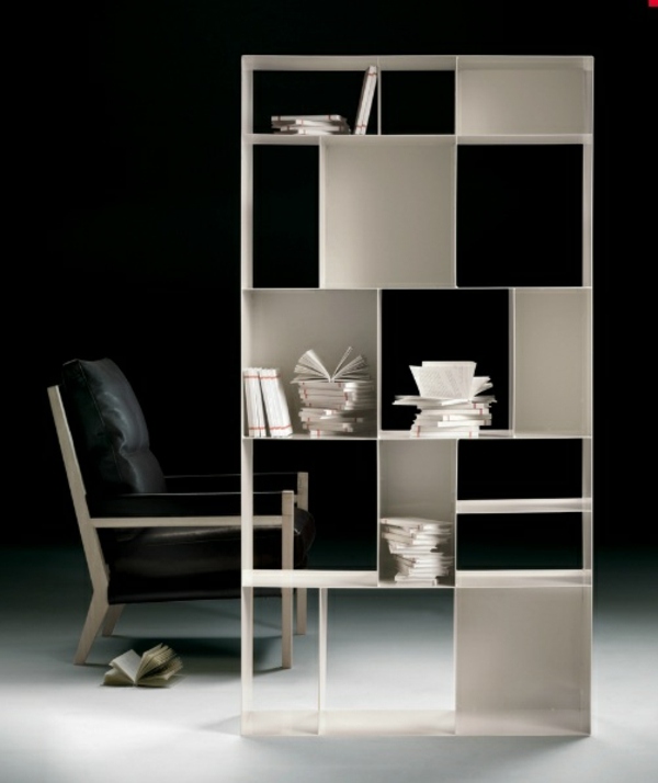 Obývacia izba-knižnica-kožená stolička-kútik na čítanie